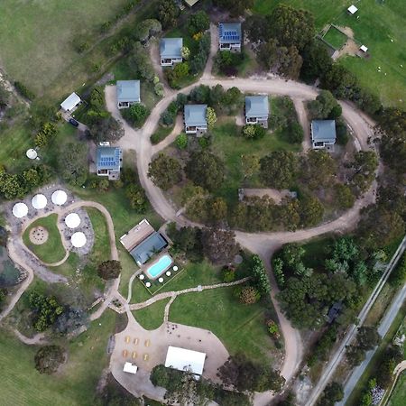 Eight Acres Lakes Entrance Exterior photo