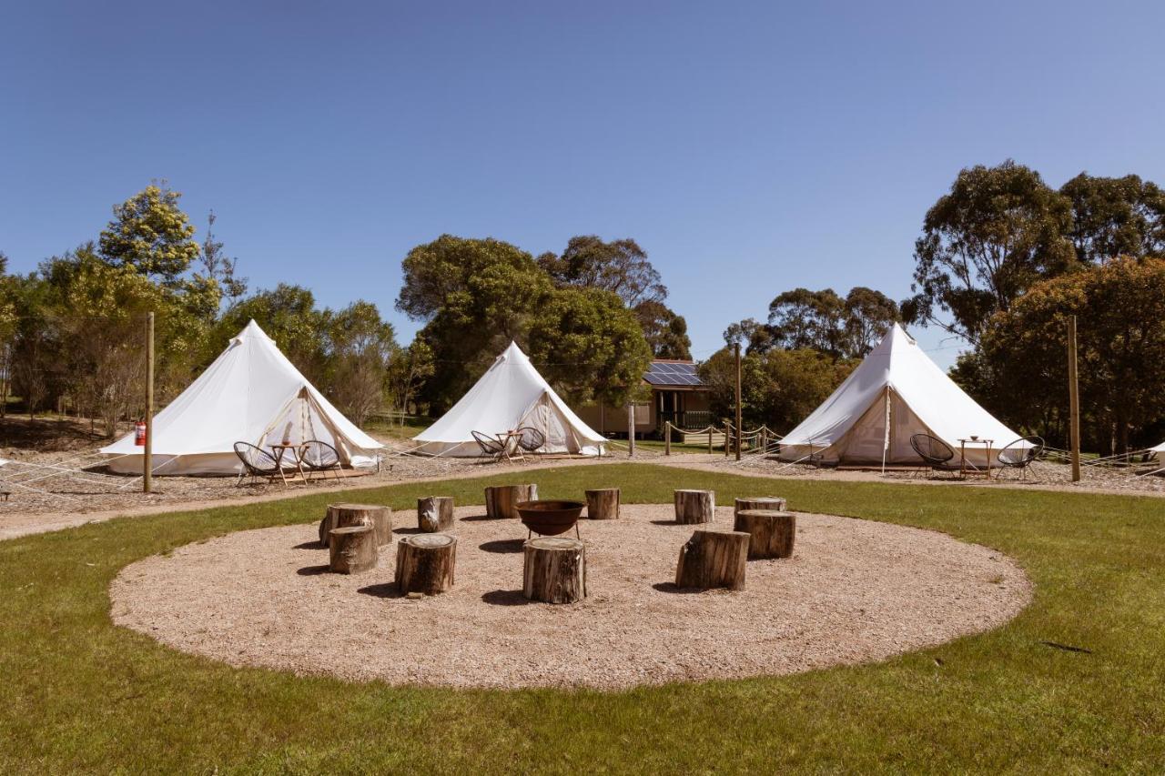 Eight Acres Lakes Entrance Exterior photo