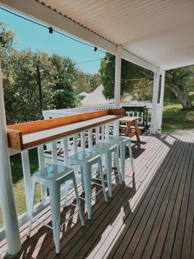 Eight Acres Lakes Entrance Exterior photo